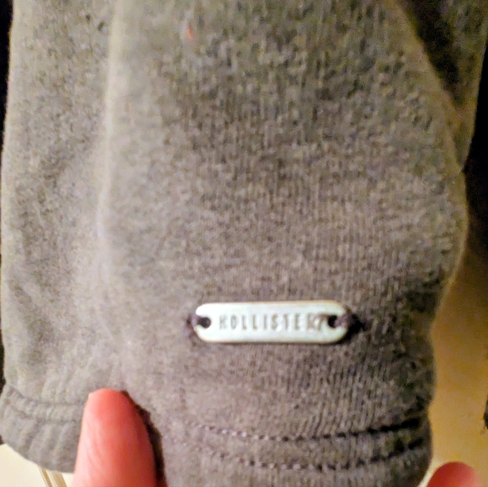 3/$15 Hollister Boyfriend Style Oversized Button Down - S - Picture 6 of 7